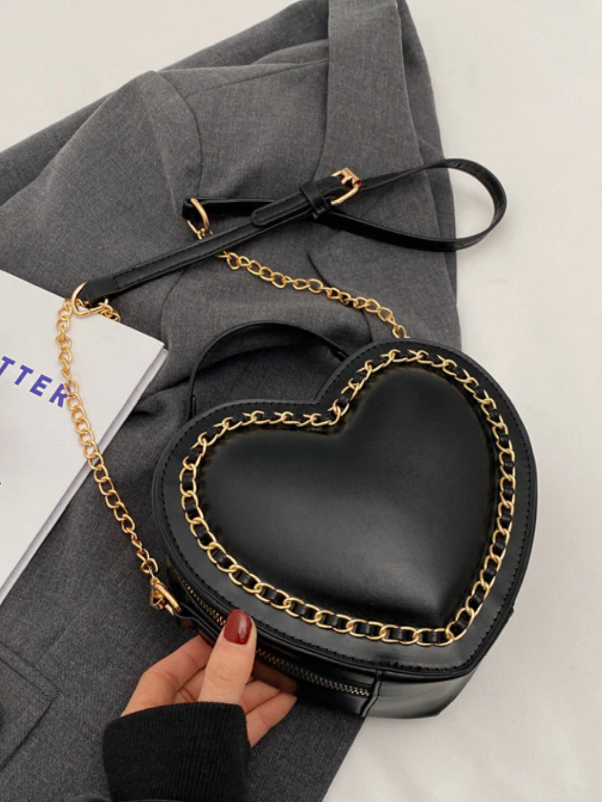 Ladies' Shoulder Bag With Heart-shaped Decoration, Crossbody Bag