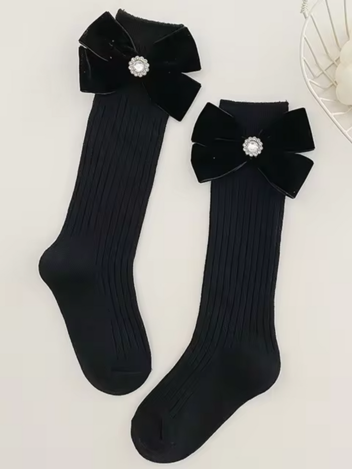 Elegante Prinzessinnensocken mit Perlen und großer Schleife