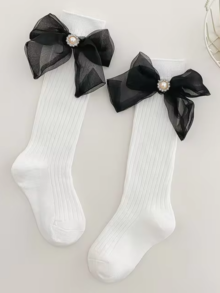 Elegante Prinzessinnensocken mit Perlen und großer Schleife