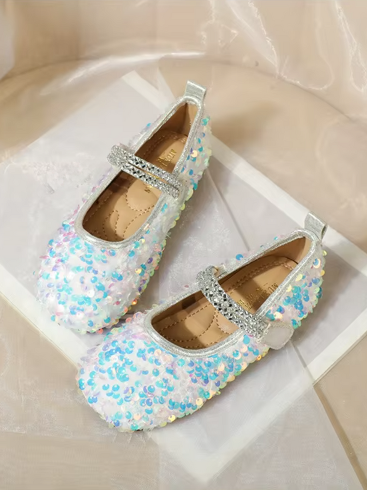 Glitzernde flache Schuhe mit Pailletten