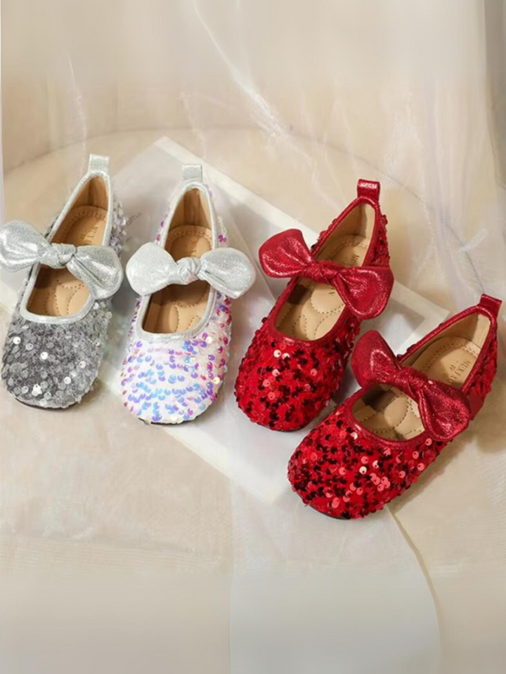 Glitzernde flache Schuhe mit Pailletten