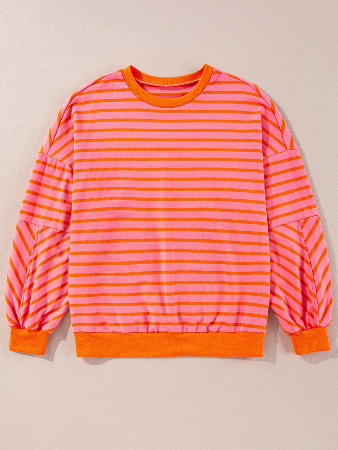 Locker geschnittenes Sweatshirt mit Rundhalsausschnitt und Streifen in Rot-Orange