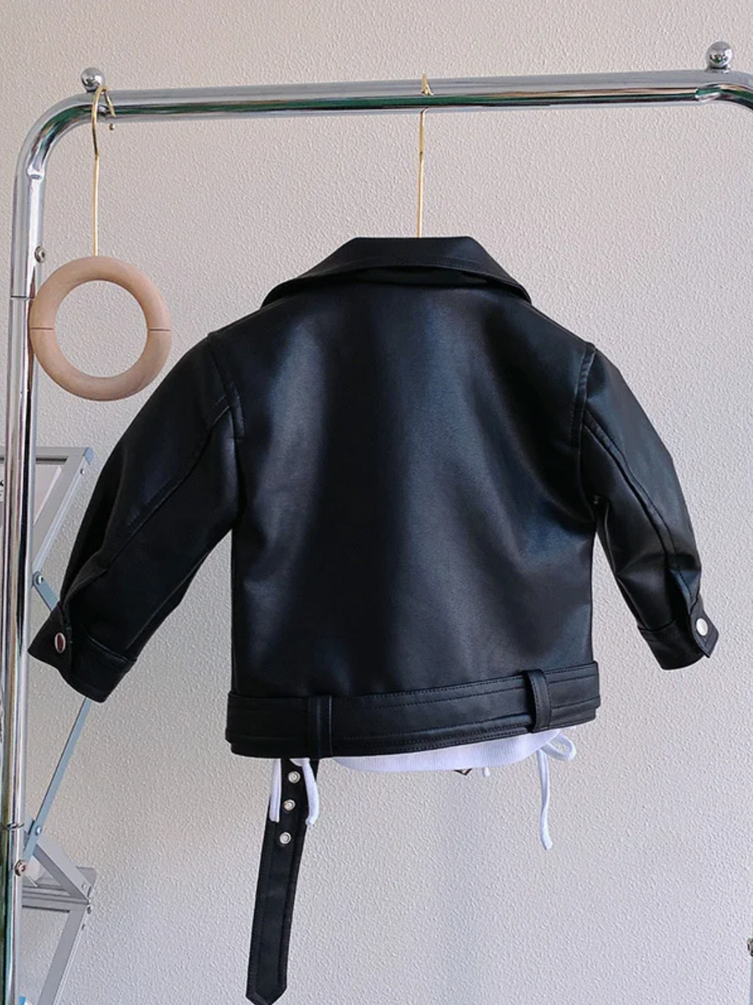 Trendige Bikerjacke aus Kunstleder für Mädchen