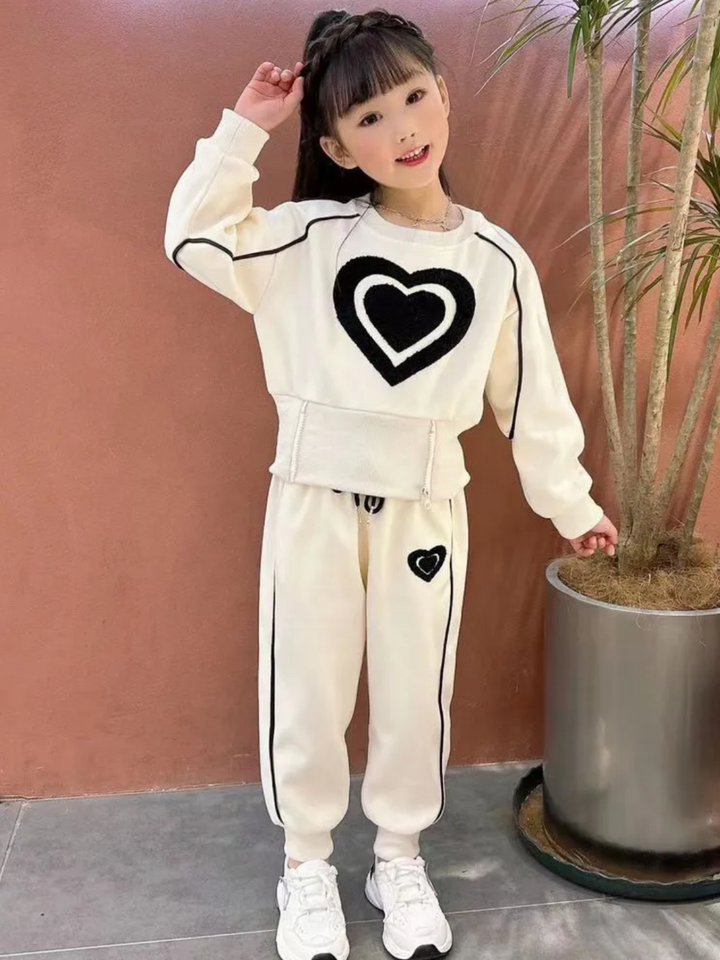 Heart Detail Sweatshirt and Pant 2-Piece Fall Sport Set