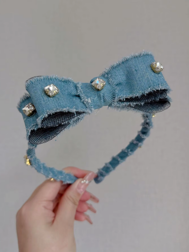 Festliches Haarband aus Denim mit Schleife und Diamanten