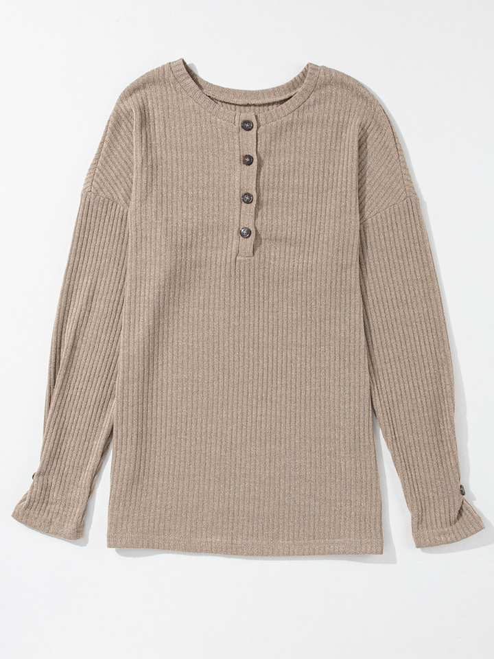 Khakifarbenes Henley-Stricktop mit Rippenstruktur