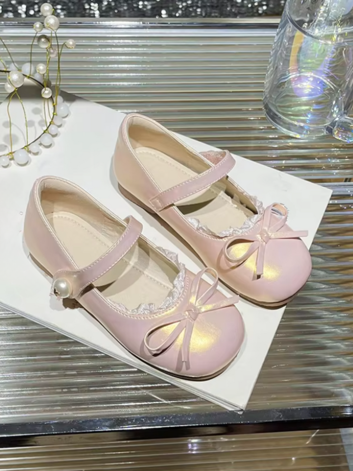 Elegante Mary Jane Flats mit Schleife von Liv and Mia