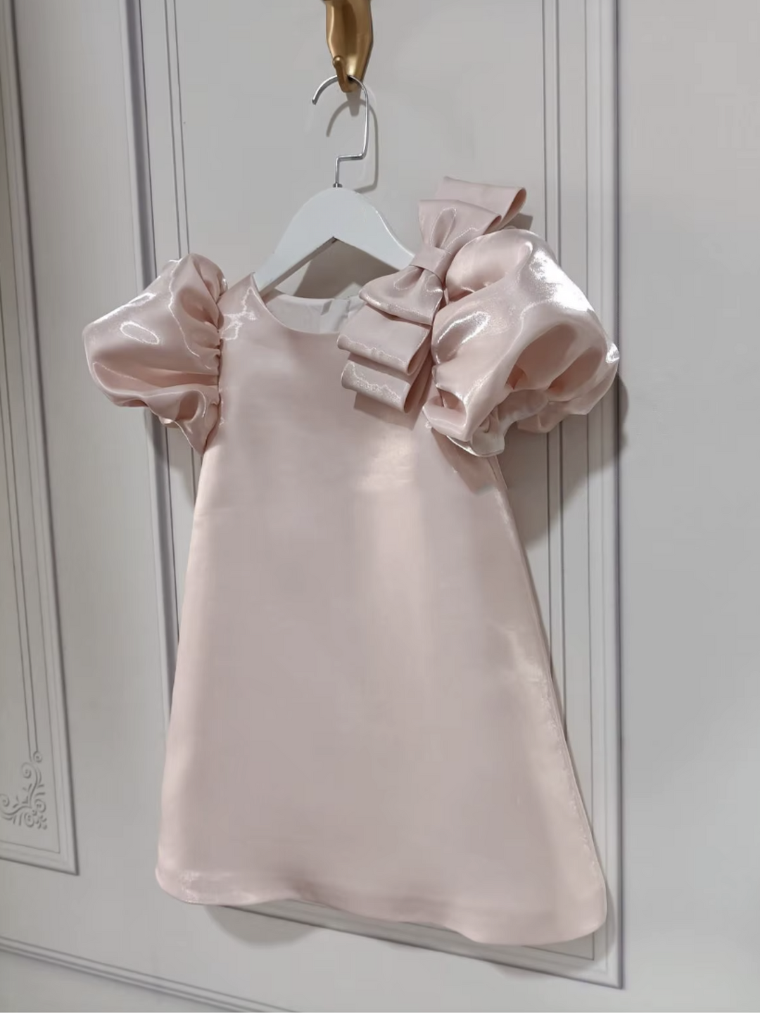 Girl  Princess  Pink Puff Sleeve with Bow Accent Dress