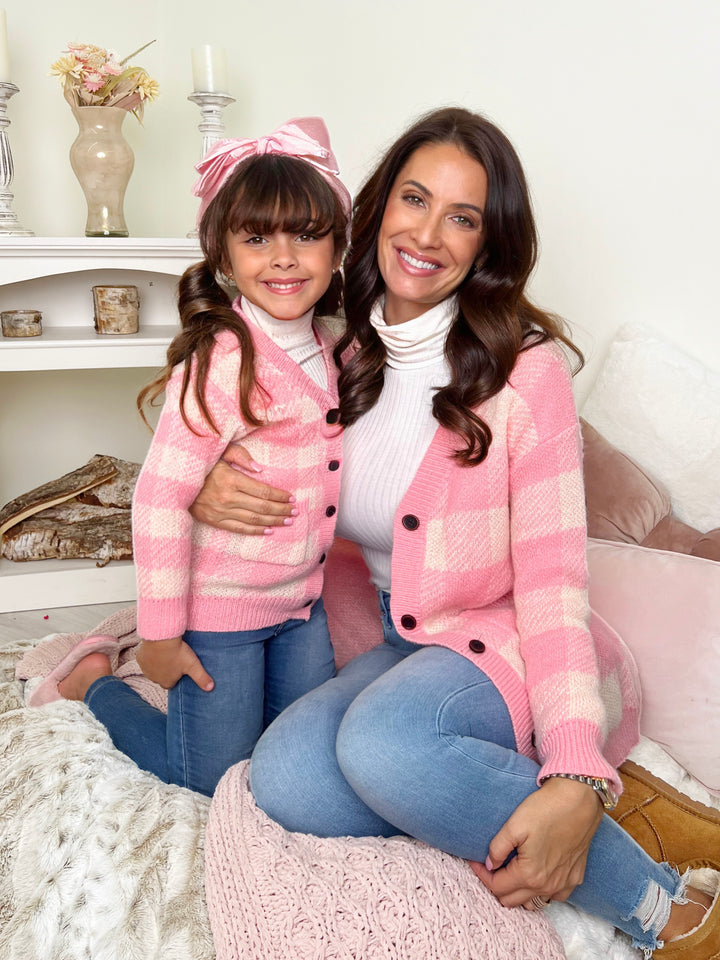 Übergroße Strickjacke „Mommy and Me“ in Rosa und Weiß mit Karomuster