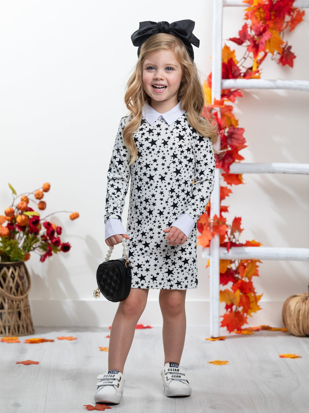 Weißes Kleid mit Stellar Star-Kragen von Kids Couture