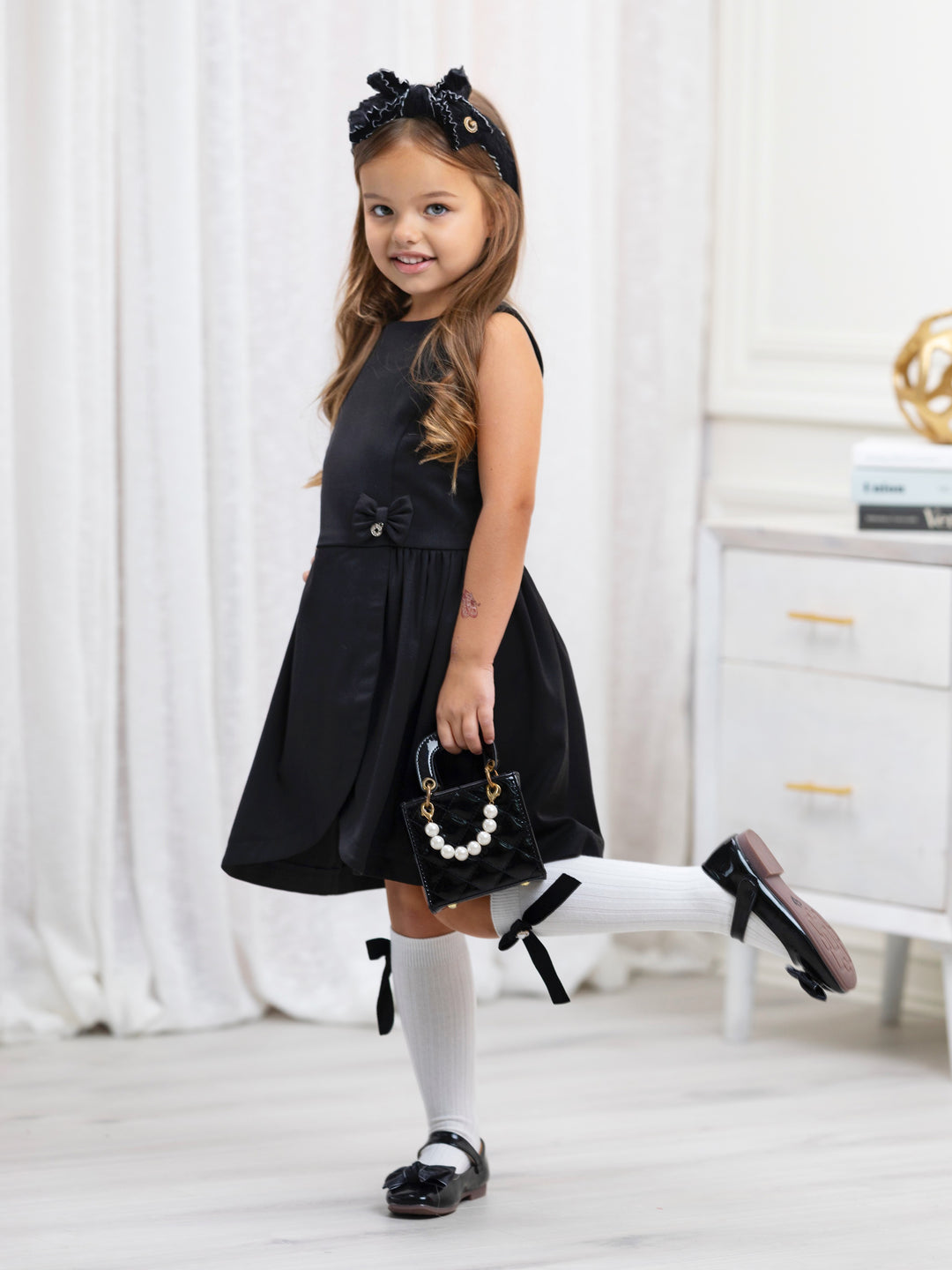 Schwarzes Uniformkleid mit Tulpensaum für Mädchen von Kids Couture