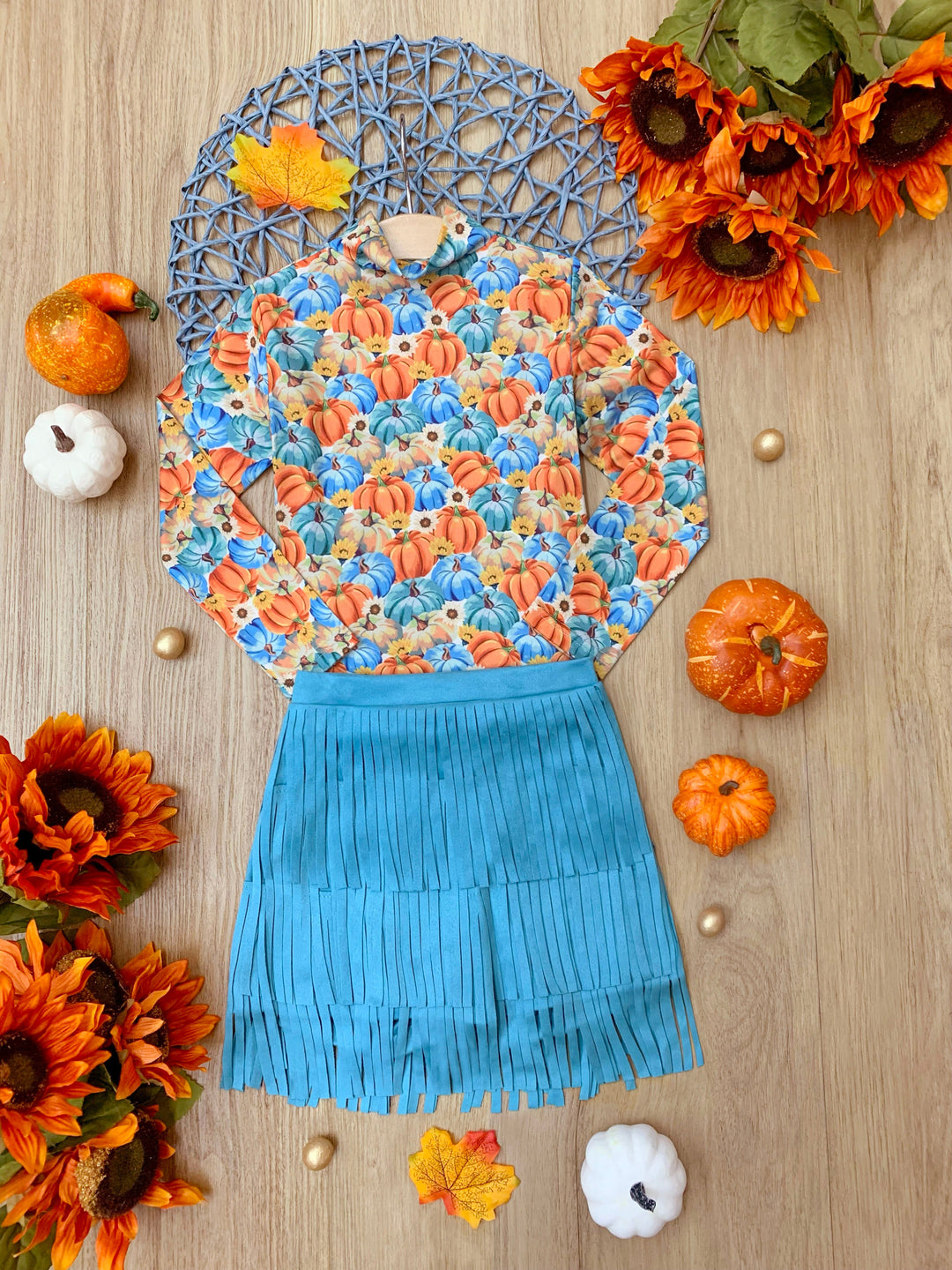 Pumpkin Patch – Rollkragenoberteil und Skort mit Fransen