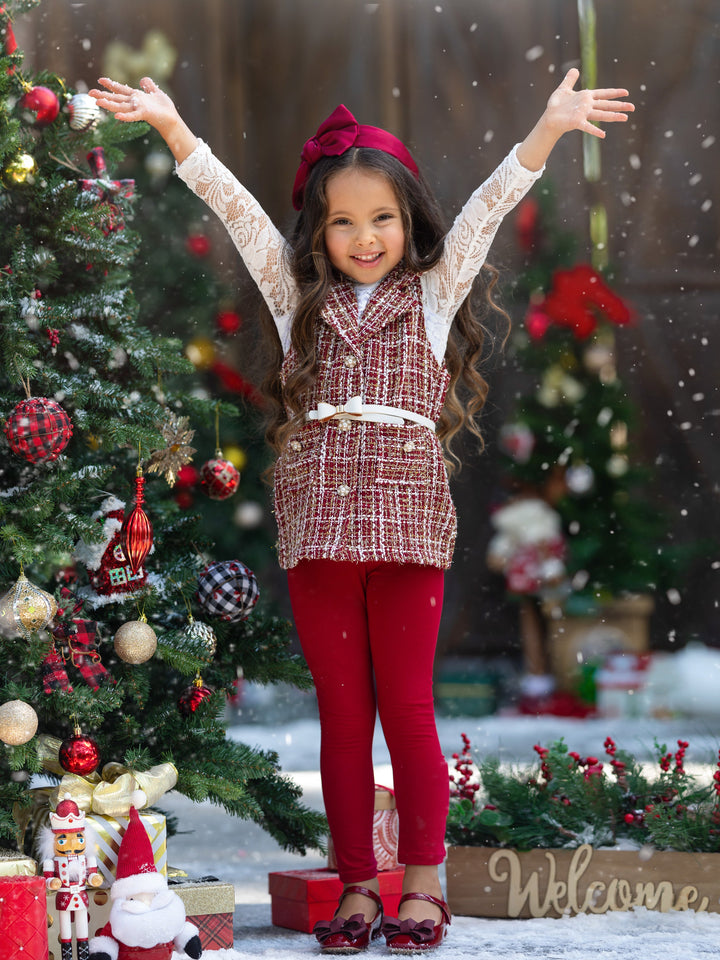 Frosty and Chic – Set aus Top, Weste, Gürtel und Leggings aus weißer Spitze 