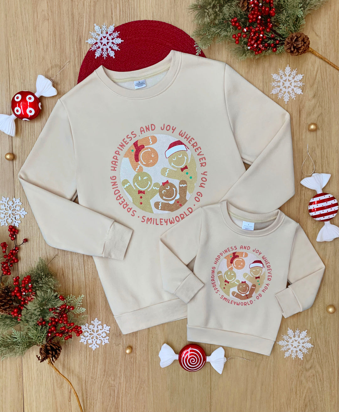 SmileyWorld – Sweatshirt mit Rundhalsausschnitt „Mama und ich – Fröhliches Lebkuchenhaus“