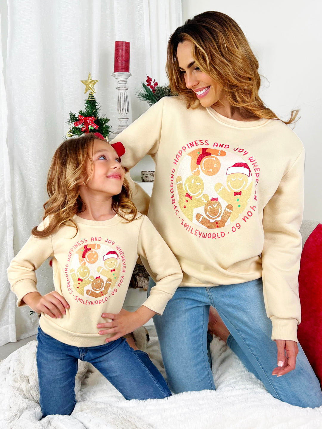 SmileyWorld – Sweatshirt mit Rundhalsausschnitt „Mama und ich – Fröhliches Lebkuchenhaus“