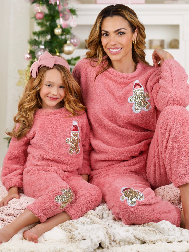 Weihnachts-Loungeset „Gingerbread Delight“ von „Mommy and Me“