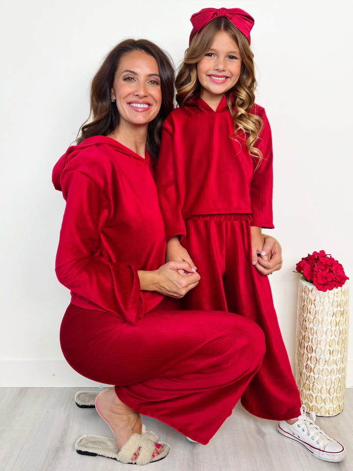 Mommy and Me – Cozy Luxe – Hosenset aus rotem Samt mit Kapuze