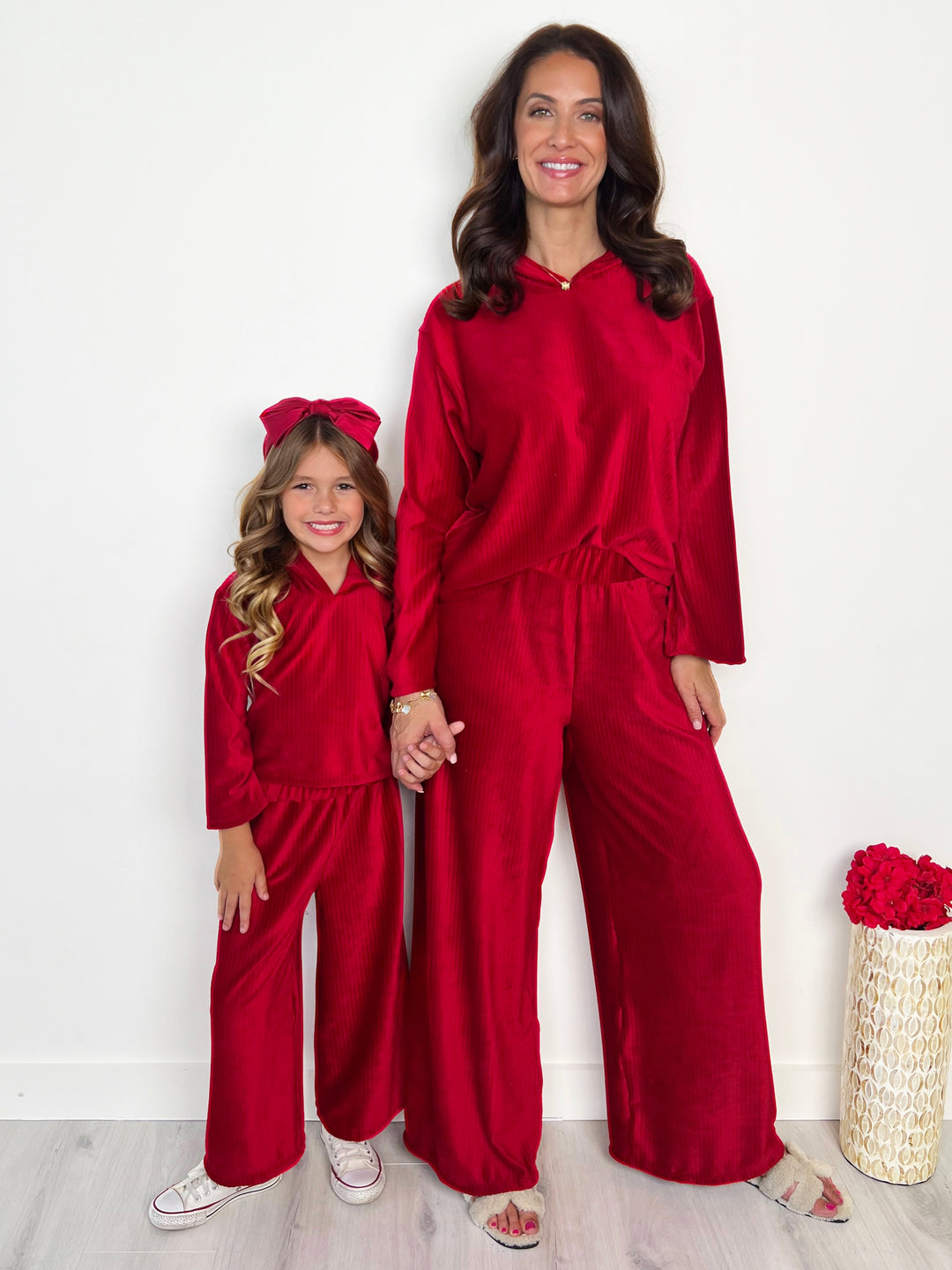 Mommy and Me – Cozy Luxe – Hosenset aus rotem Samt mit Kapuze