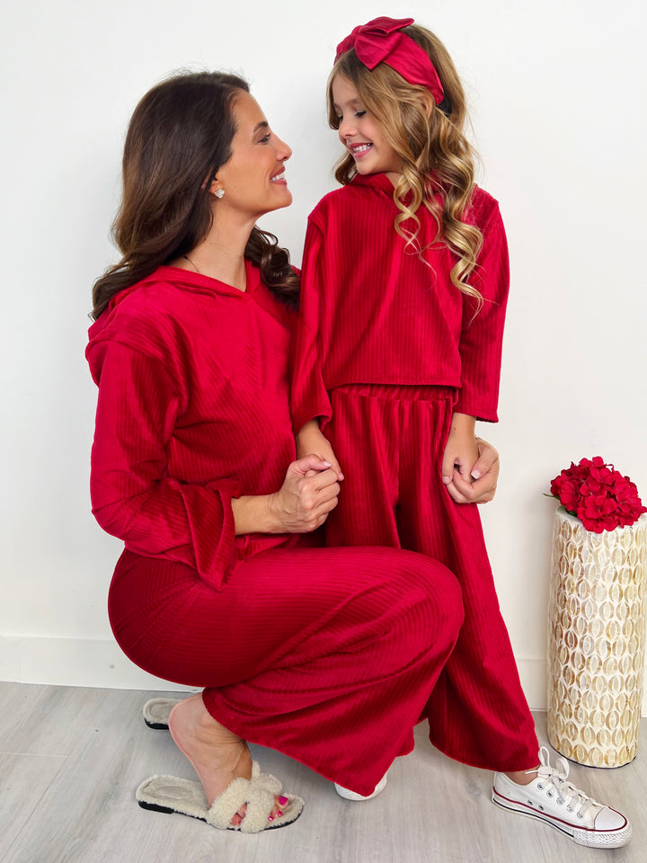 Mommy and Me – Cozy Luxe – Hosenset aus rotem Samt mit Kapuze