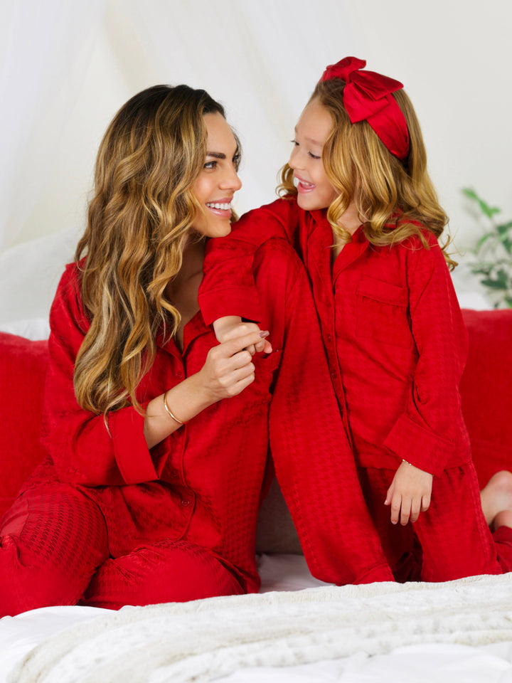 „Mommy and Me“ Pyjama-Set aus roter Seide mit Hahnentrittmuster