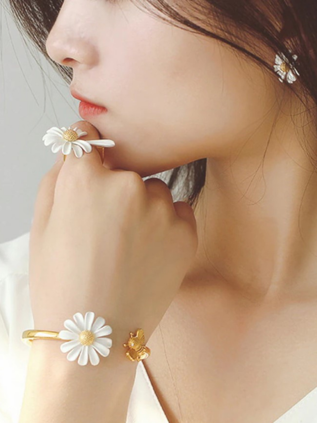 Mia Belle Girls Daisy Flower Bracelet | Girls Accessories