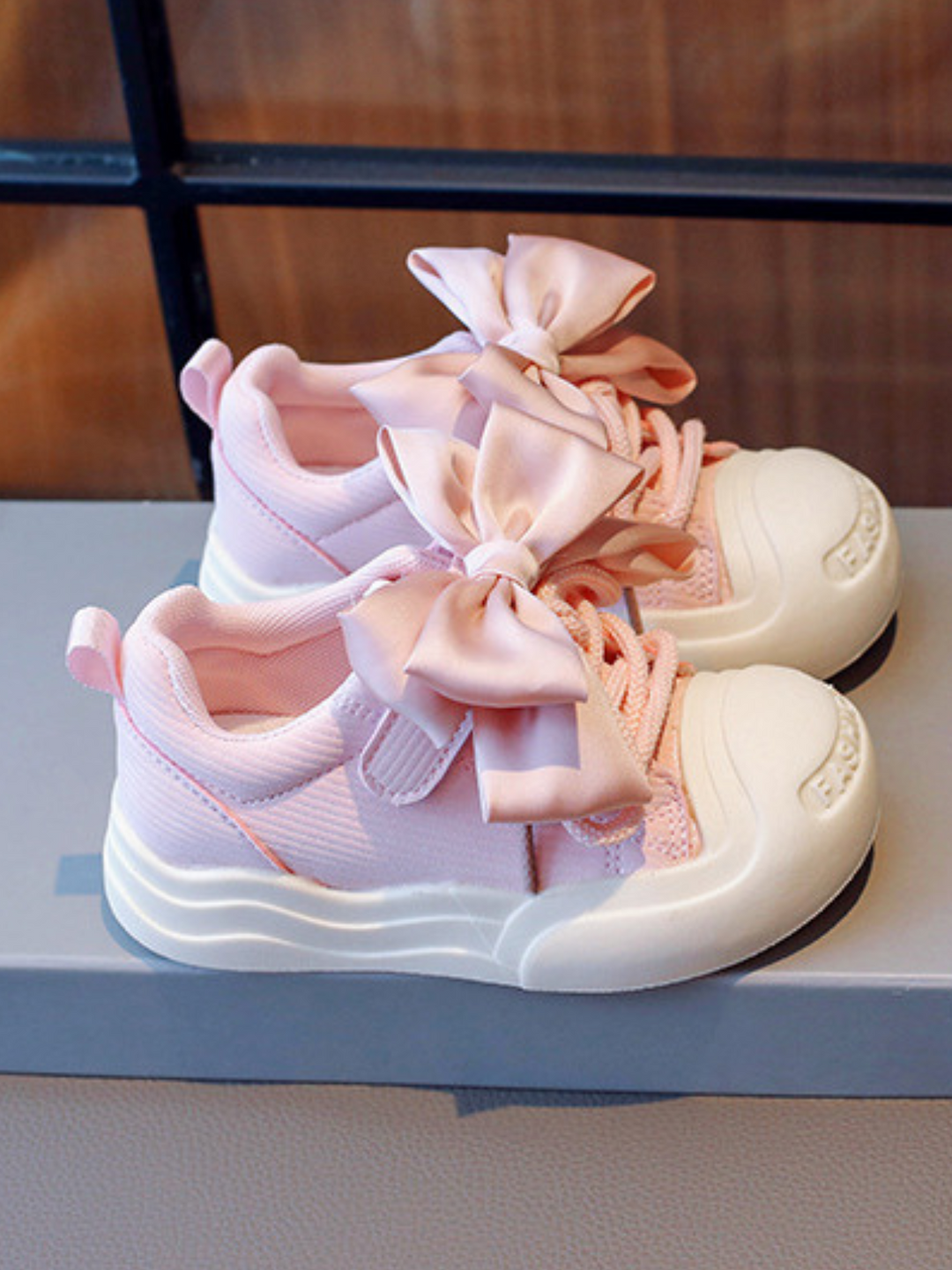 Sneakers with bows on front online