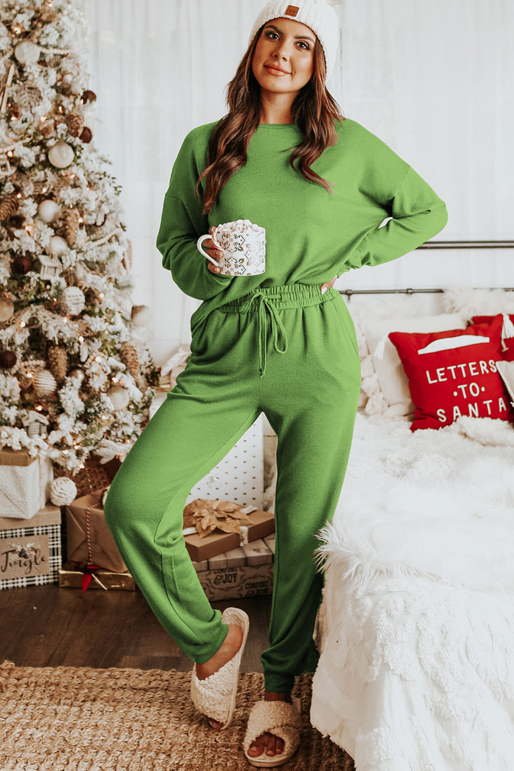 Womens  Green Long Sleeve Pullover and Jogger Pants Lounge Set