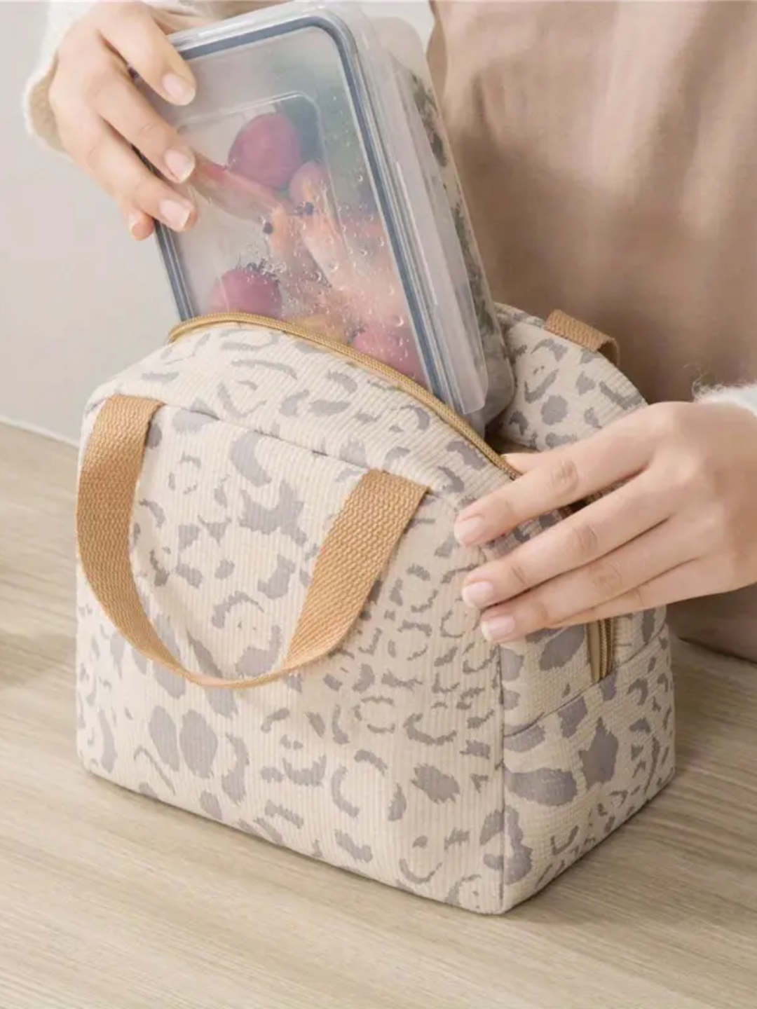 Girls Cute and Practical Lunch Bag - Stylish and Functional