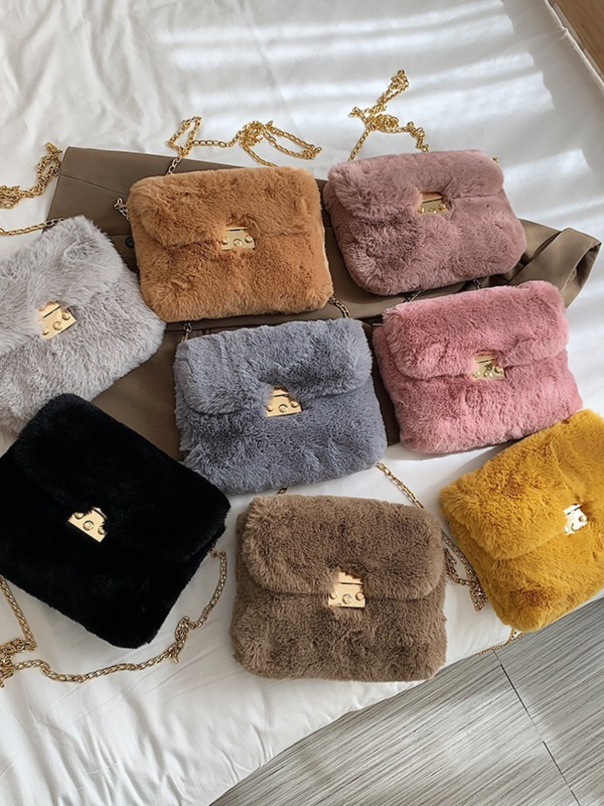 Luxe L 100% Faux Fur Clutch Handbag for Women Soft Modern Purse Wallet with  2-Zippered Compartments, Black: Handbags: Amazon.com
